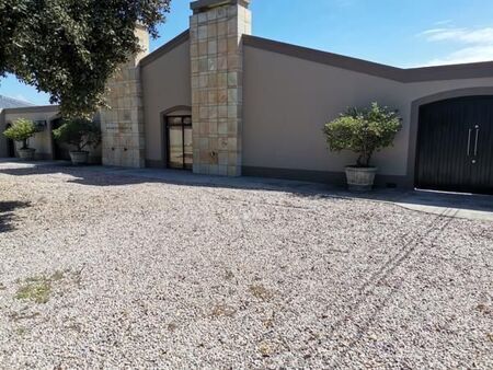 6 Bedroom House in Hartenbos