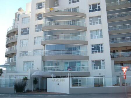 2 Bedroom Flat in Strand South