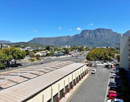 2 Bedroom House in Claremont