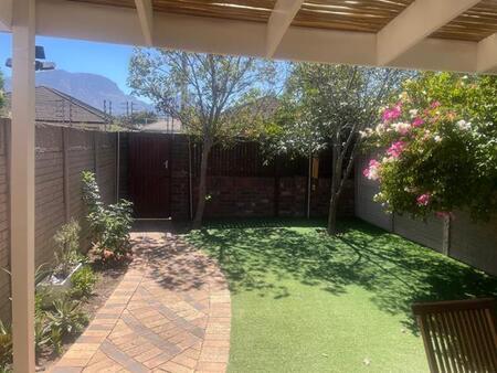 2 Bedroom Townhouse in Plumstead