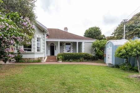 6 Bedroom House in Claremont Upper