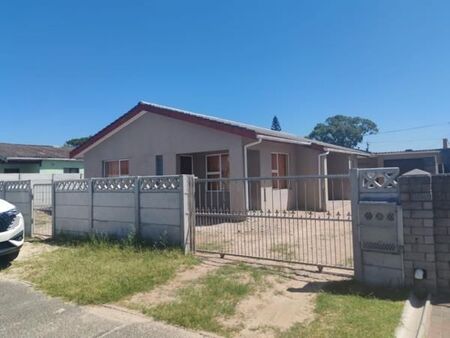3 Bedroom House in Ravensmead