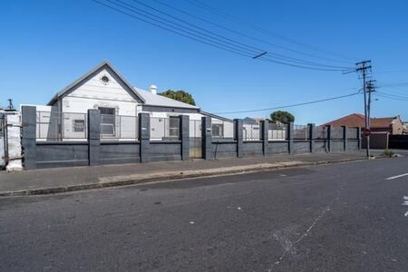 9 Bedroom House in Maitland