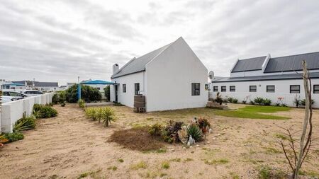 3 Bedroom house to rent in Harbour Lights, St Helena Bay