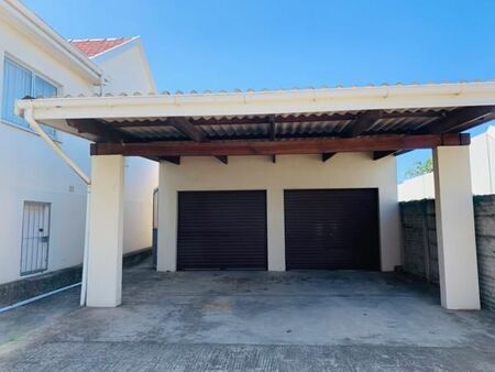 5 Bedroom House in Vincent