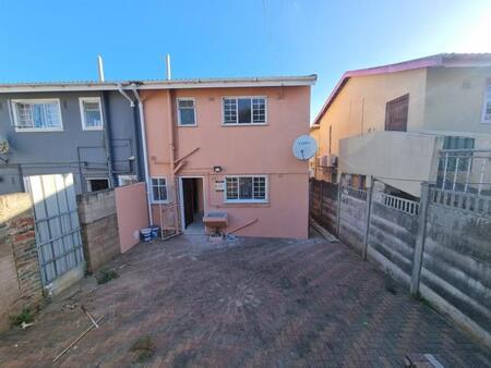 3 Bedroom House in Grove End