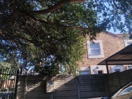 4 Bedroom Townhouse in Wilgeheuwel