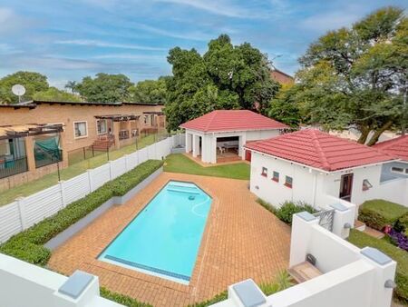 2 Bedroom Apartment in Groenkloof