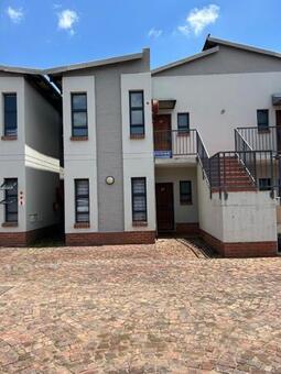 2 Bedroom Townhouse in Rietfontein