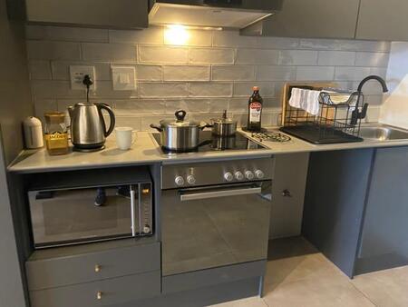 Bachelor apartment in Sandhurst