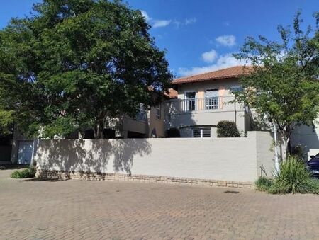 4 Bedroom Townhouse in Edenburg