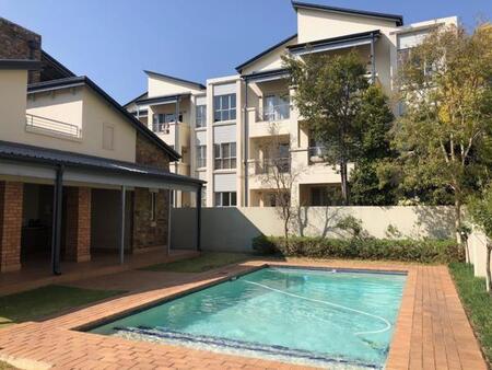 0.5 Bedroom Flat in Parktown North
