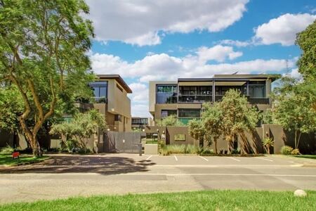 3 Bedroom Apartment in Melrose