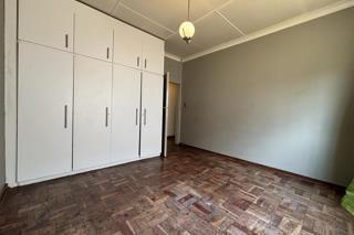 2 Bedroom House in Bezuidenhout Valley