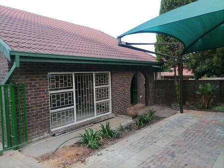 3 Bedroom House in Overkruin