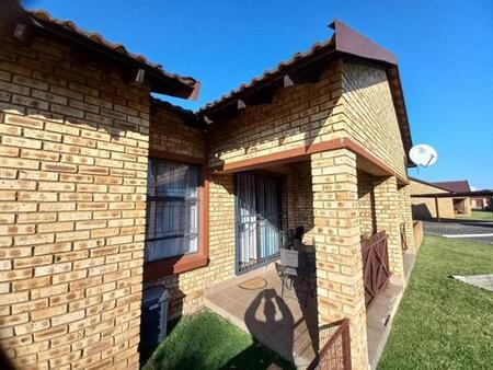 2 Bedroom Townhouse in Riversdale