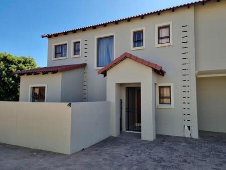 3 Bedroom House in Thatchfield