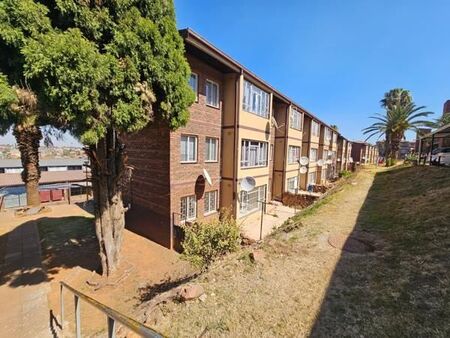 3 Bedroom Apartment in Laudium