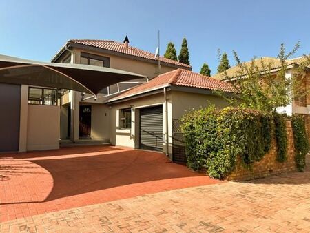 5 Bedroom House in Amberfield