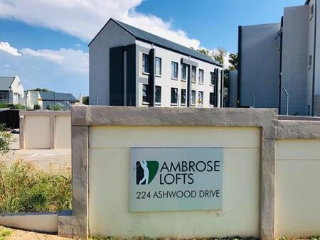 Studio apartment in Zwartkop Golf Estate