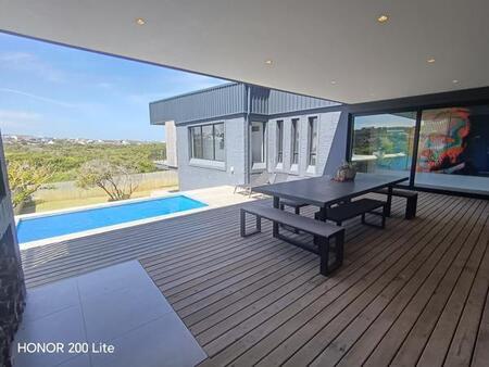 5 Bedroom House in Cape St Francis