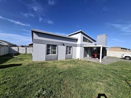 3 Bedroom House in Fairview