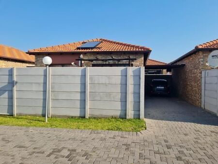 2 Bedroom Townhouse in Fairview