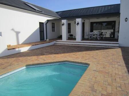 2 Bedroom House in Riebeek Kasteel