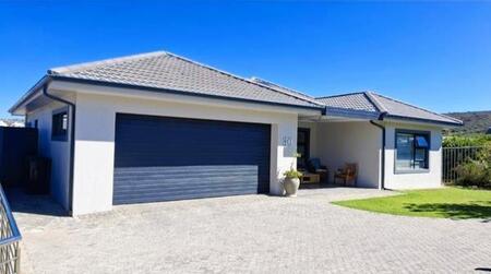 3 Bedroom House in Diaz Beach