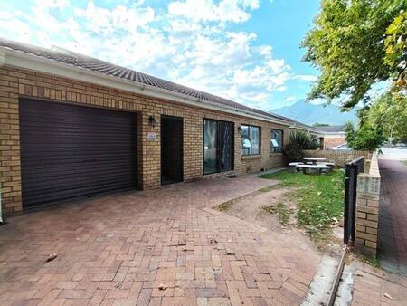 2 Bedroom House in George East