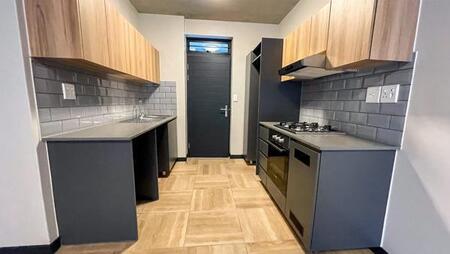 2 Bedroom Apartment in Somerset West Central