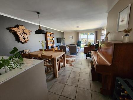 3 Bedroom Townhouse in Everglen