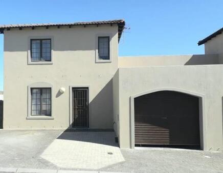 3 Bedroom Townhouse in Parklands