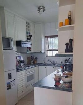 2 Bedroom Apartment in Table View