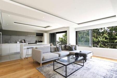 2 Bedroom Apartment in Sea Point