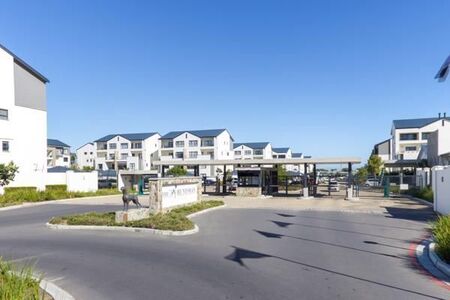 1 Bedroom Apartment in Somerset West Central