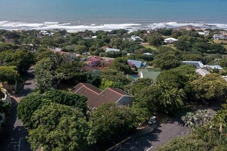 4 Bedroom House in Southbroom