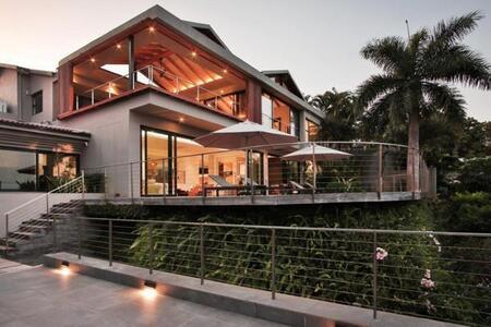 5 Bedroom House in Southbroom