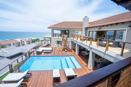 9 Bedroom House in Southbroom