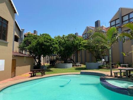 2 Bedroom Flat in Pennington