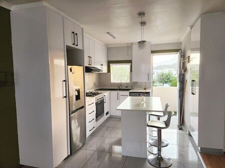 2 Bedroom apartment to rent in Pinelands, Cape Town