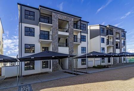 2 Bedroom Apartment in Somerset West Central