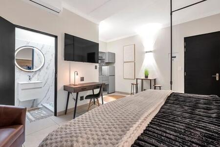 Studio apartment in Wendywood