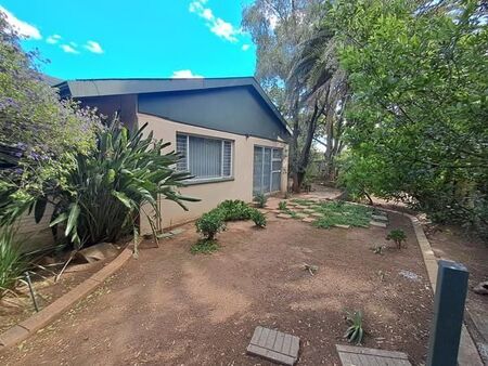 3 Bedroom House in Vanderbijlpark Sw