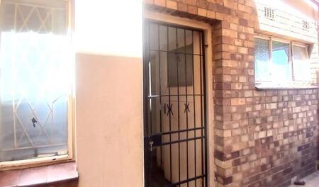 1 Bedroom Apartment in Primrose