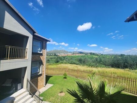 2 Bedroom apartment to rent in Wilgeheuwel, Roodepoort