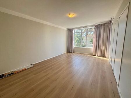 3 Bedroom apartment to rent in Rondebosch, Cape Town