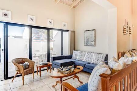 3 Bedroom House in Shelley Point