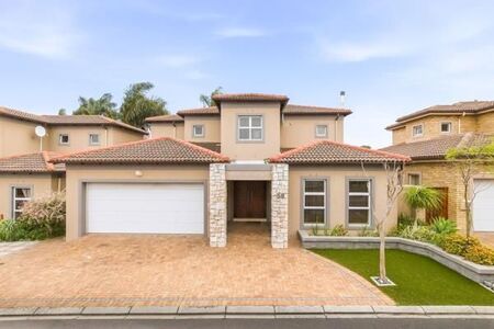 4 Bedroom House in Protea Heights