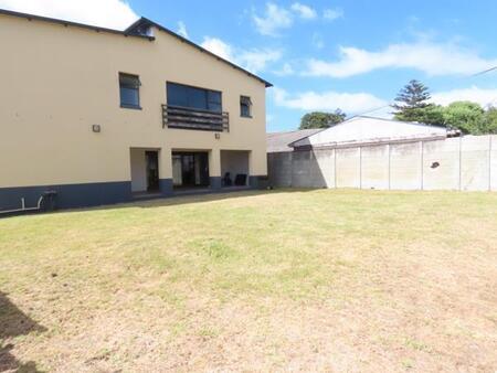 4 Bedroom House in Zeekoevlei